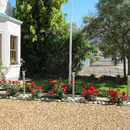 Ladismith Manor Hotel ภายนอก รูปภาพ