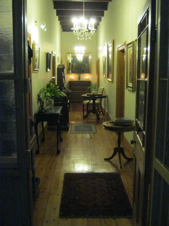 Ladismith Manor Hotel ภายนอก รูปภาพ