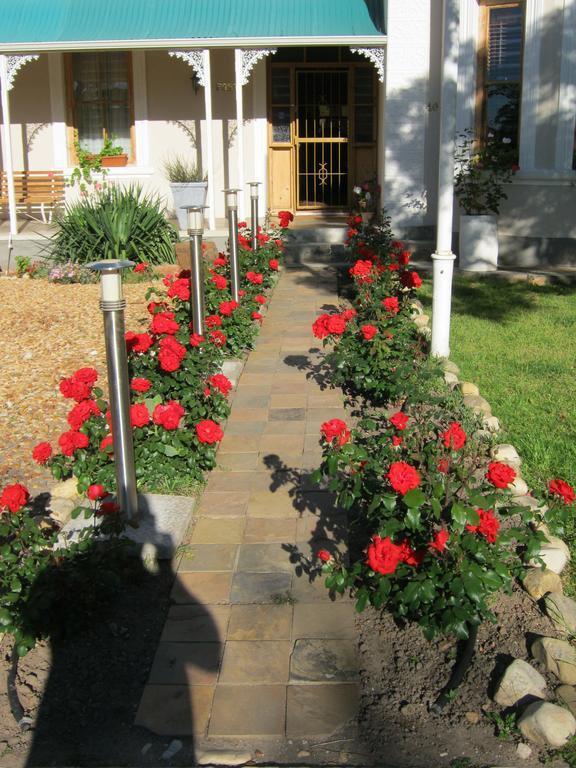 Ladismith Manor Hotel ภายนอก รูปภาพ