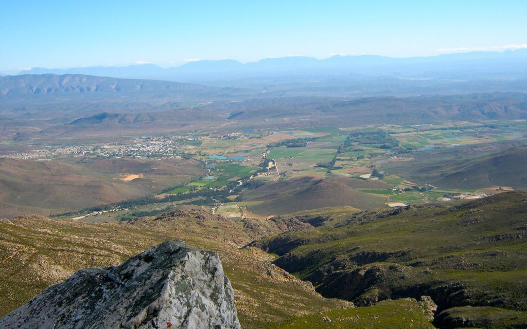 Ladismith Manor Hotel ภายนอก รูปภาพ