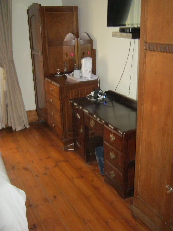 Ladismith Manor Hotel ภายนอก รูปภาพ